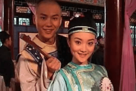 李小璐|李小璐20岁就被李晨“骗到手”，当看了她的青涩照，难怪李晨这么猴急了