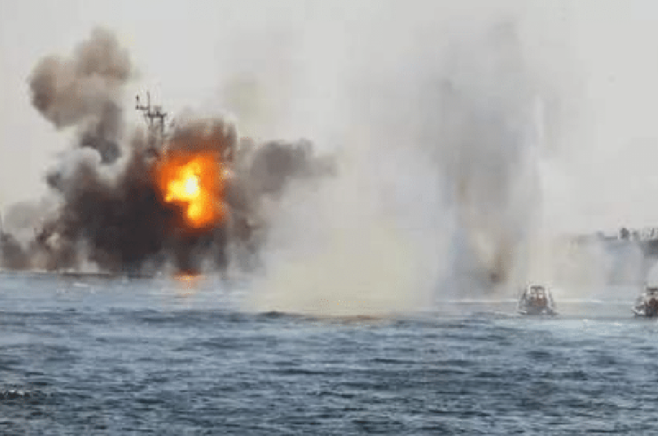 张召忠|美军突发3枚导弹，一艘军舰被击沉没！张召忠：美国毫无底线！