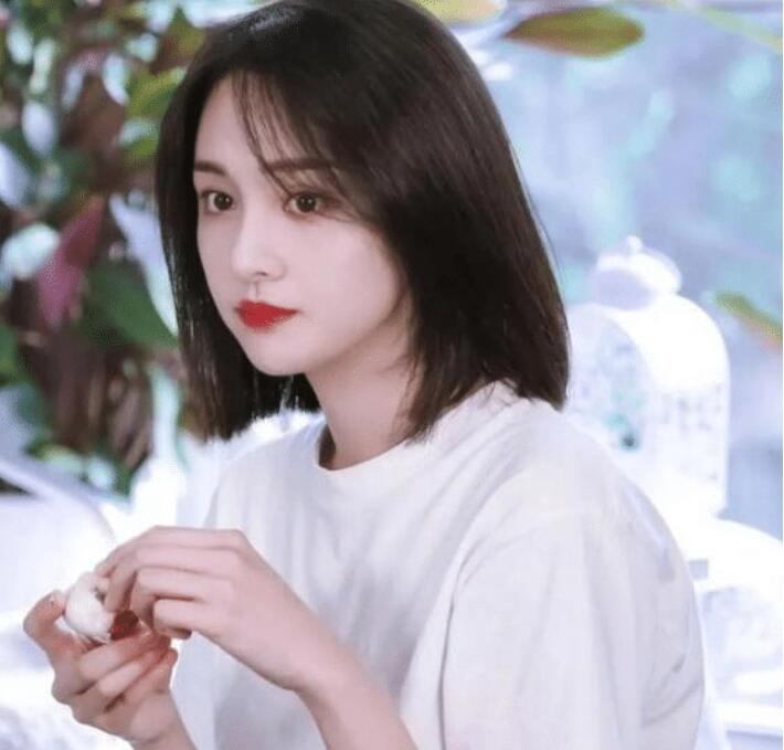 爽肤水|洗脸后是先用精华液还是爽肤水？很多人用错了，难怪皮肤越来越差