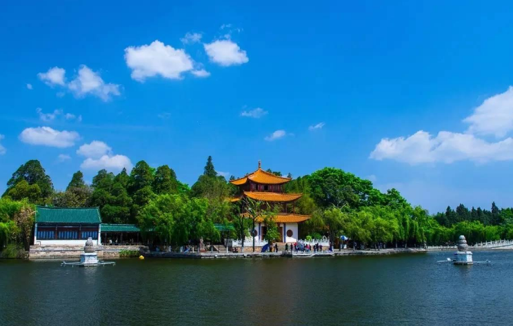 [昆明]中国最舒适的城市，一年四季如春不冷不热，游客：舍不得走！