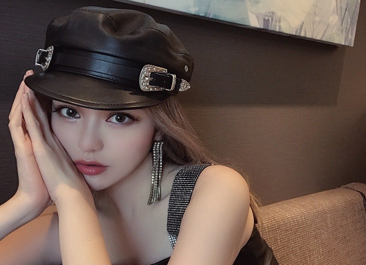 [勒布朗·詹姆斯]周扬青曾现场观战NBA！身材颜值抢镜，詹姆斯都忍不住偷瞄