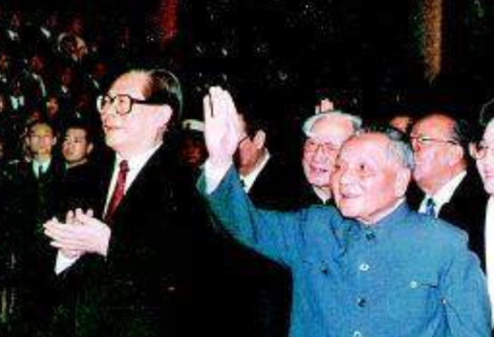 宋庆龄|邓小平晚年，辞去了自己所有国家职务，有一职务他却一生没有辞去