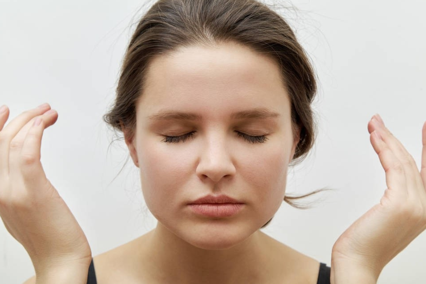 「肝脏」肝不好的人，脸上会生出3个异常，占一个尽早检查