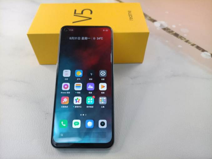 realme|Realme真我v5霸气出场！千元5G的入门款，我先冲为敬！