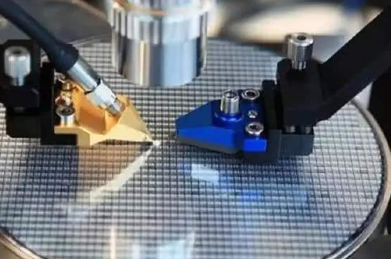 「光刻机」国产光刻机一再突破，从不可能成为可能，给了华为喜讯