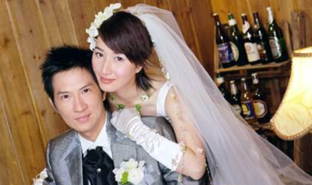 结婚|事业巅峰结婚息影，将丈夫捧成一线影帝之后，45岁喜迎二胎