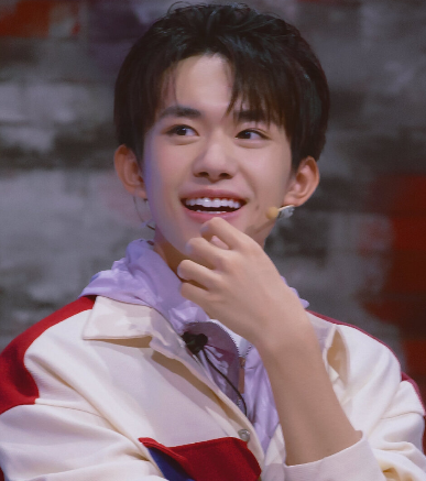 [易烊千玺]易烊千玺暂别《这就是街舞》，背后原因大揭秘，粉丝：没有遗憾，替他开心！