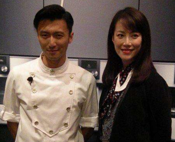 谢霆锋|她陪伴谢霆锋23年，未婚生下私生女，如今48岁撑起娱乐圈半壁江山