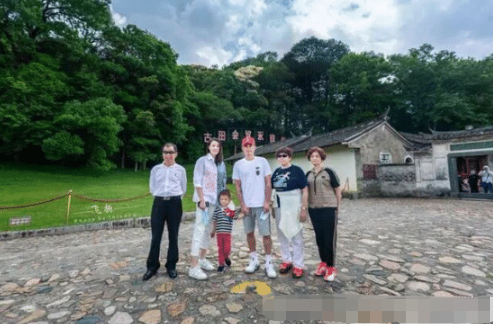 【谢杏芳】1米78谢杏芳情商有多高！看看她和林丹一起的照片就能明白了