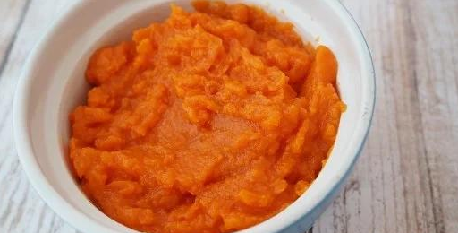 只是出现暂时性的胃部不适，这些食物可以帮助狗狗缓解胃部不适。