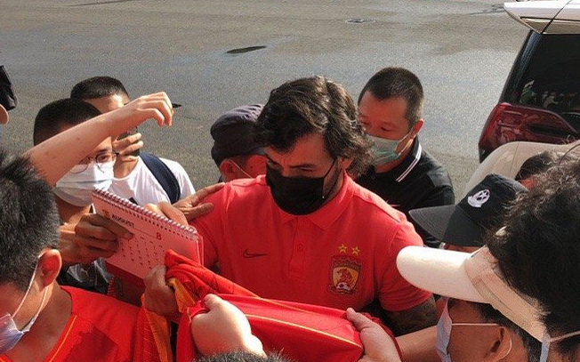 「广州恒大」热身赛-恒大主场1-1战平富力，韦世豪建功，扎哈维点射