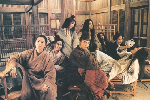 王家卫：逼疯投资人，炒了刘德华，骂哭梁朝伟，梁家辉：拍他的戏，浪费青春