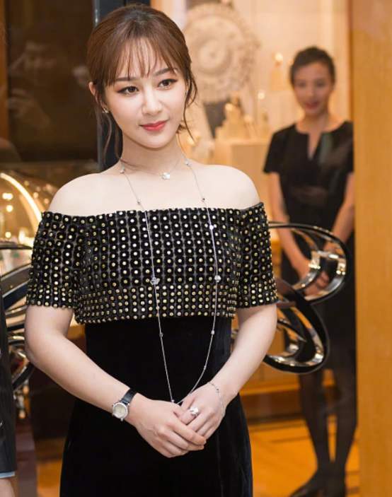 贾乃亮|9位女星“未修生图”！赵露思真的瘦，赵丽颖萝卜腿消失！
