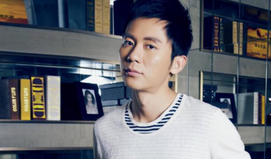 『李晨』曾被李晨苦追10年，转身嫁给小4岁男星，如今儿子6岁叫李晨爸爸