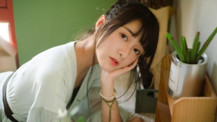 【刘亦菲】三位“清纯”的干女儿爆红至今，不幸的她却被睡多次导致怀孕