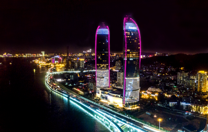 #厦门#中国最“无奈”的二线城市,人均工资只有4000多,房价却是天价!