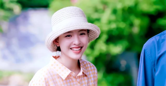 『吴倩』吴倩承包青春剧女主角？造型普通却很亲民，涂个口红素颜就上镜