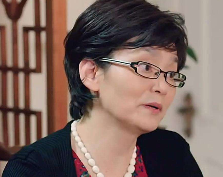 【】快100岁了还在演电影，可以说是国内最老的女演员，丈夫儿子都已经去世