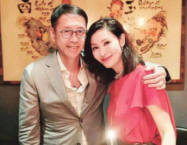 许晋亨|放下真爱，投怀许晋亨，9年不生育原因曝光！豪门儿女的悲哀