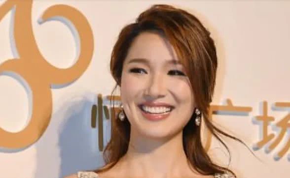 李亚男▲官宣二胎，相恋9年被拒绝3次禁欲5年，“矮仔痴情”又添新篇！