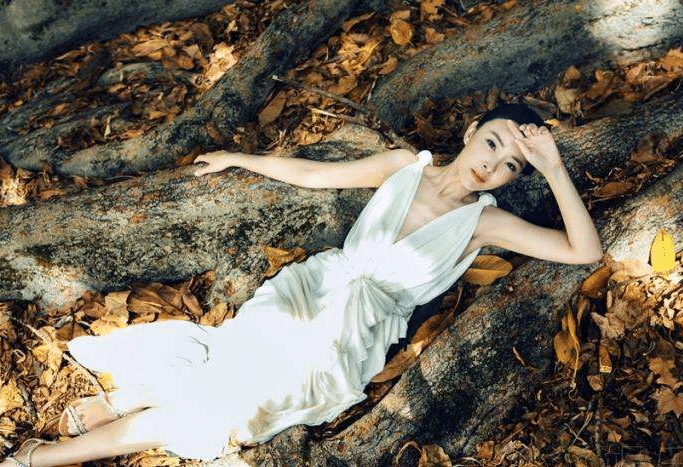 张嘉益|她是央视主持人，因为性格强势和张嘉译离婚，如今再嫁富豪逆生长