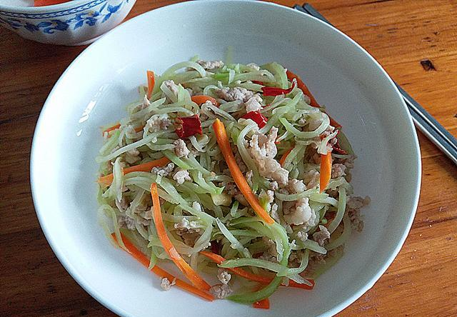 丝瓜|多给孩子吃这菜，补钙补铁又补锌，孩子常吃提高智力发育