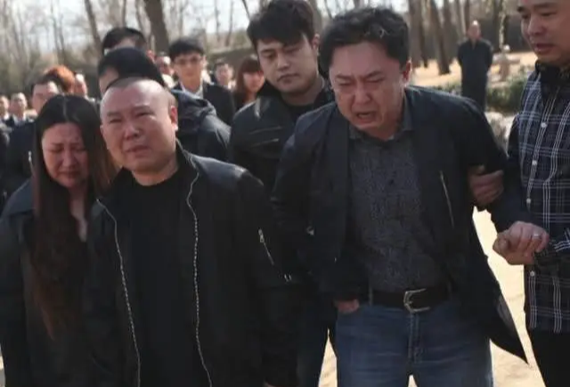 #德云社#德云社后台供着五位老先生，除了侯耀文张文顺，其他几位什么来头