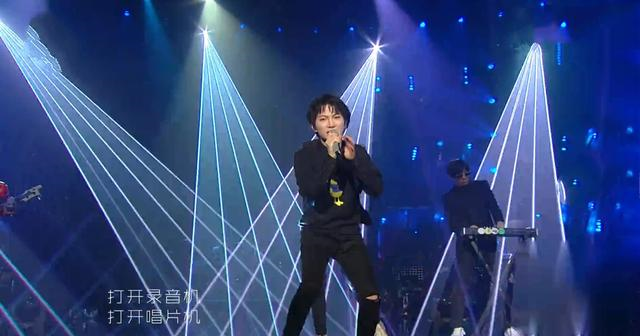 「魏大勋」《歌手》华晨宇夺冠，两位高手提前出局，节目组被批铺路太明显？
