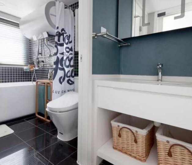 |将洗手台装在厕所外，究竟是鸡肋还是真好用？今天算是长见识了