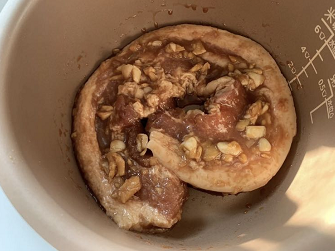 煲仔饭：适合懒人的电饭煲叉烧做法，入口即化做法简单，只需要一键就搞定！