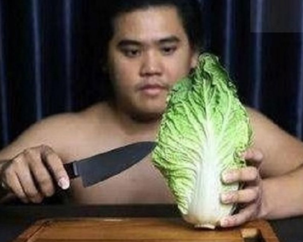 泰国小哥“神cos＂，用一颗白菜还原“千空”，这是最像的一次