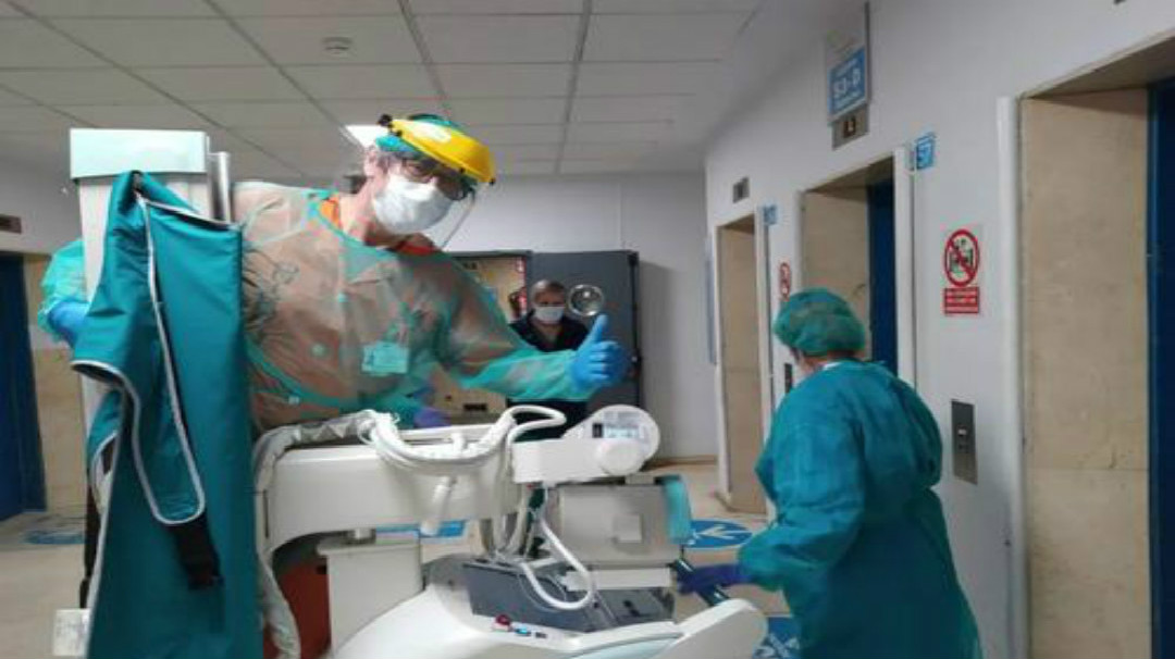 「美国」4月30日18时，美国疫情疯狂爆发，再次创新恐怖纪录！