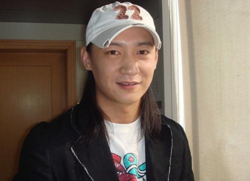 「杨俊毅」离开陈法蓉12年，悄悄娶圈外女友不拍戏，45岁越长越胖被遗忘