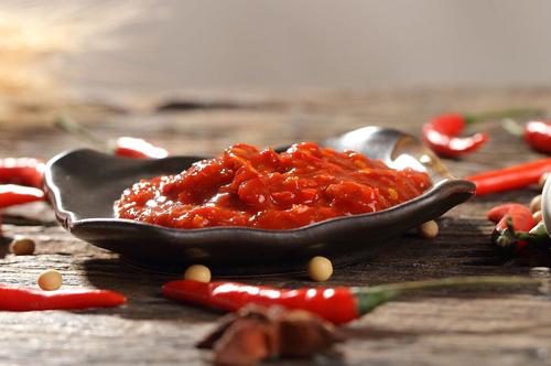 【沙拉酱】减肥的人要注意，这四种做菜的调味料，比油炸食品热量还要高