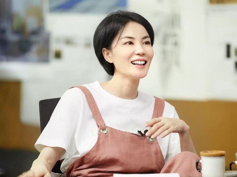 『王菲』如精灵般的嗓音,让王菲成为乐坛经典人物,她的歌依然不过时