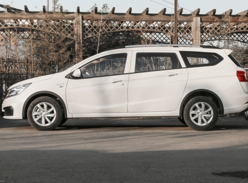 SUV▲号称最便宜的SUV，宝骏310W快来了解一下，质量超高且驾驶感不错