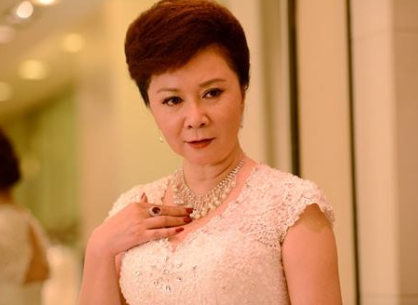 春晚|她名气曾经盖过赵本山潘长江，上过两次春晚，如今年近60默默无闻