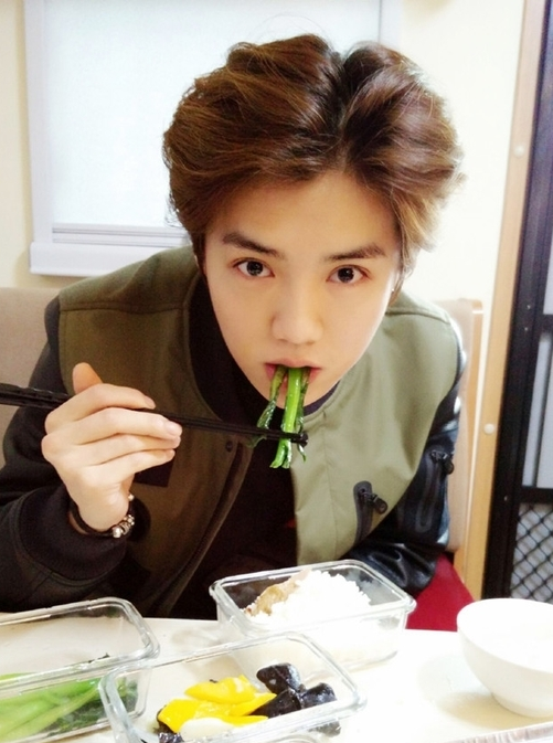 鹿晗：从顶级流量到网络吃播，只有7人评论，鹿晗还能重回事业巅峰吗？