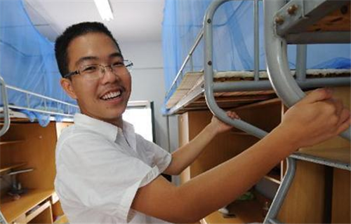 作文|高考生写下755字作文，阅卷组长通过4页注释才看懂，被评为了满分