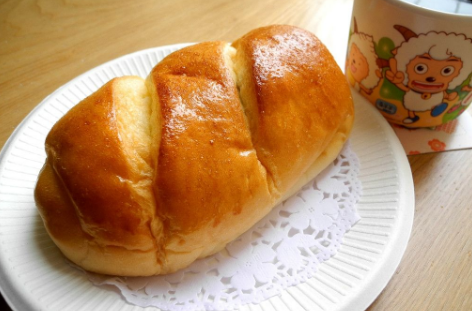 【面包】面包醒发过夜很难实现，但是使用隔夜种面制作面包倒是非常好的一个方法！