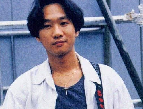 黄家驹@1993年,他拽着黄家驹摔下3米舞台,黄家驹身亡他却红得如日中天