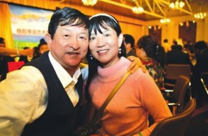 「」38岁谢娜父亲身份曝光，是大家熟悉的演员，难怪张杰要娶她