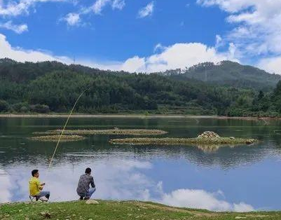 饵料：渔人必看：夏季野钓一定要注意的几个技巧——盛世三渔