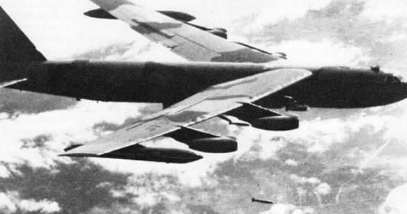 #中国飞机#10位越南飞行员投靠中国，还带了一大礼，加快中国飞机事业20年进程