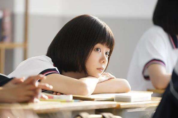 谭松韵|以家人之名：网友吐槽谭松韵老，应该让赵今麦来演李尖尖，你怎么看