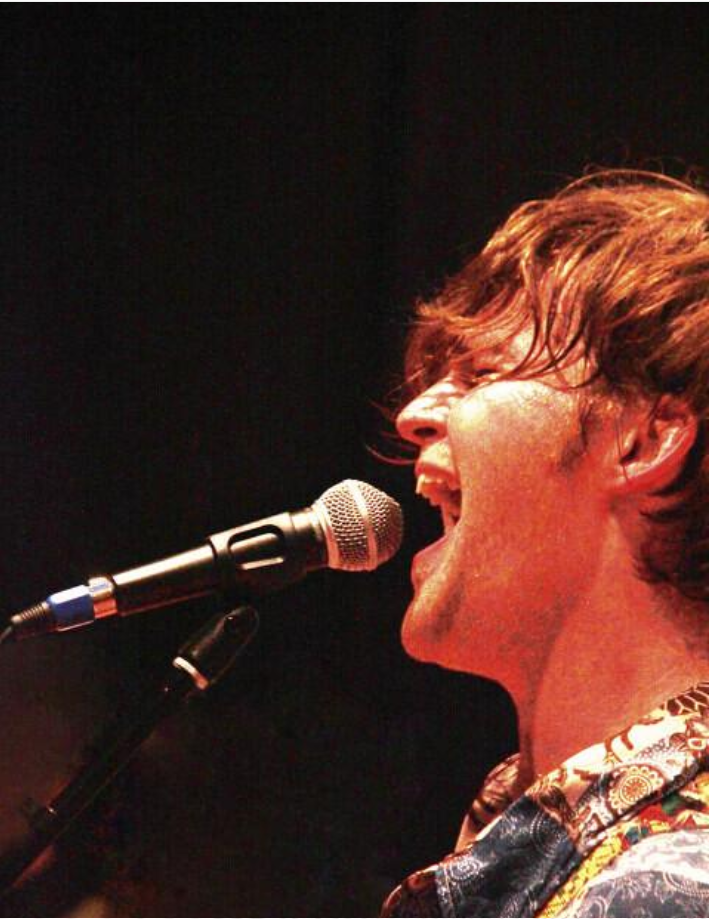 明星|一首歌就“纯赚”九个亿，不仅家喻户晓还被写进教材，这是什么“神仙歌曲”？