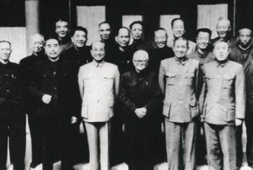 遵义会议|第一届政协会议上，毛主席没有全票当选国家主席，是谁没选毛主席