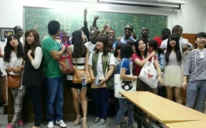 『俄罗斯』黑人几乎哪个国家都去，为啥唯独不去俄罗斯？  黑人表示非常无奈