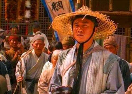 朱元璋|朱元璋到寺庙拜佛，问：朕需要下跪吗？方丈淡定回8字，避开一劫