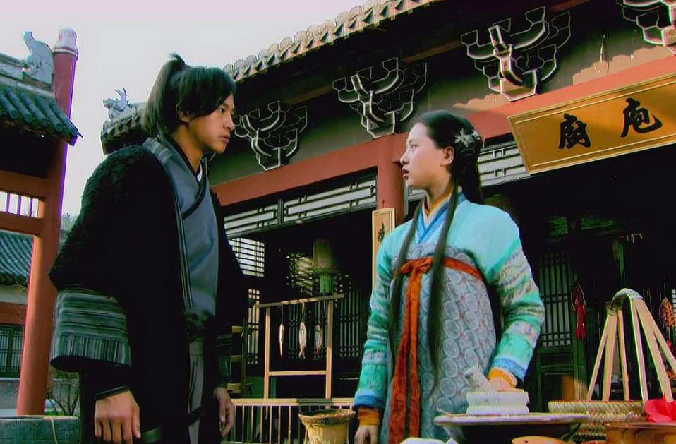 #胡歌#停播14年的剧终于能看了，年轻时胡歌、何润东再帅，可市场已不在